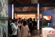 算命八字百年典藏首渡重洋 124套英国工艺美术运动珍品亮相天津